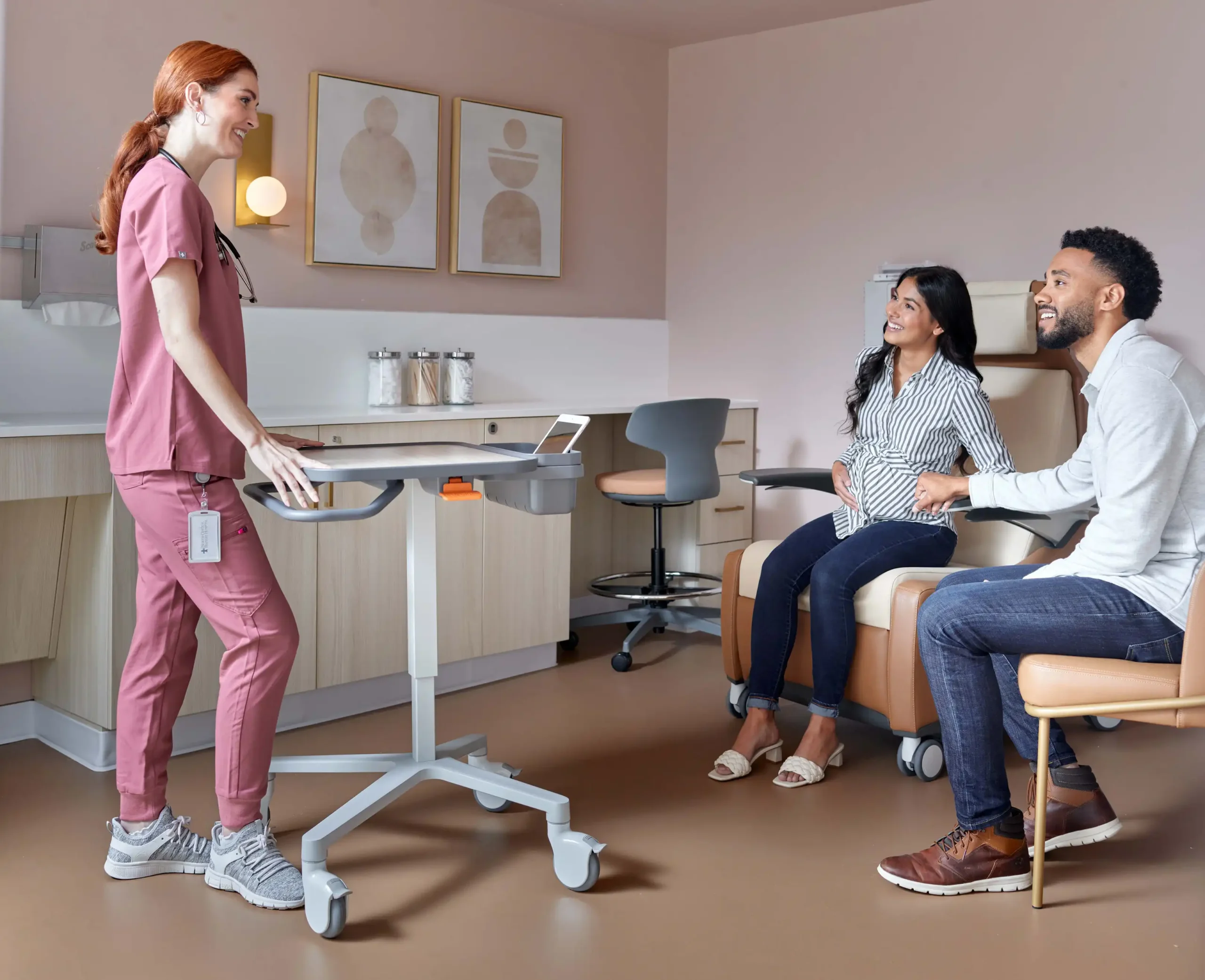 Patient spaces are designed to promote healing, comfort, and connection. Ergonomic seating supports caregivers during care delivery, while recliners and guest seating create a welcoming environment for families to be part of the care experience.