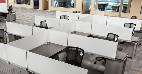 Focused workstation solutions with privacy screens